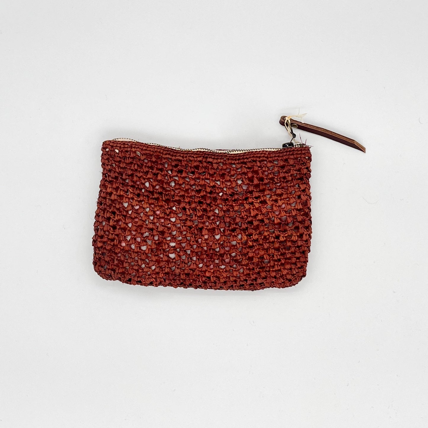 River Lacy SS22 - Pochette en raphia ajourée - Sans-Arcidet