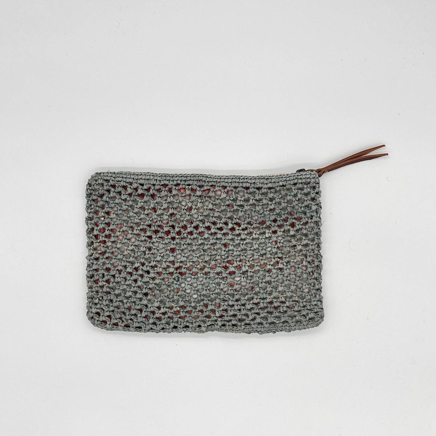 River Lacy SS22 - Pochette en raphia ajourée - Sans-Arcidet
