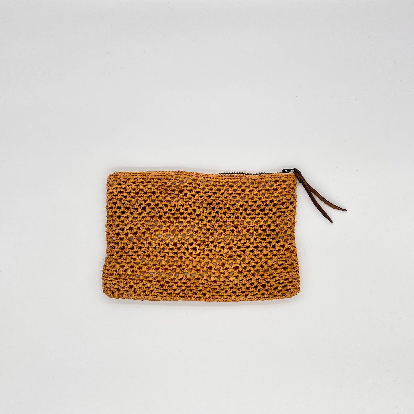 River Lacy SS22 - Pochette en raphia ajourée - Sans-Arcidet